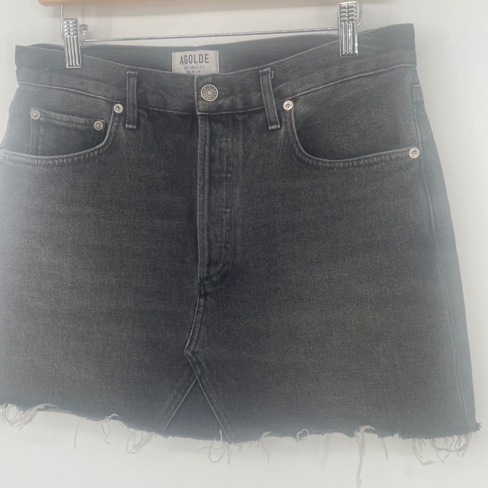AGOLDE Quinn High Rise Denim Mini Skirt Washed Black Raw Hem Size 30 Button Fly